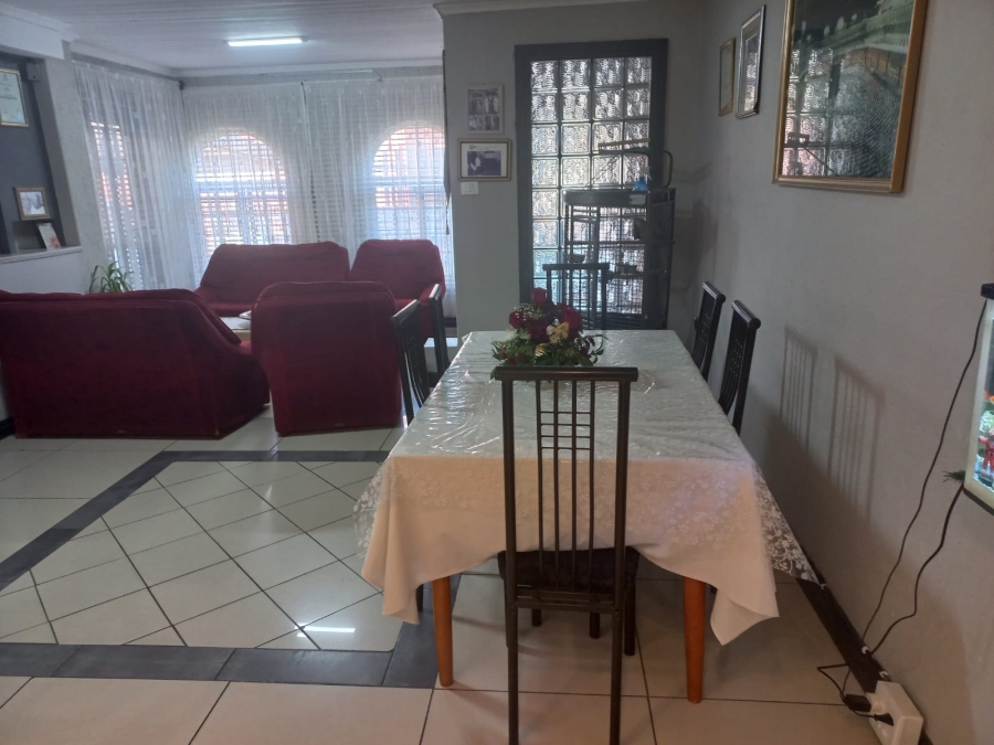 4 Bedroom Property for Sale in Woodlands Western Cape